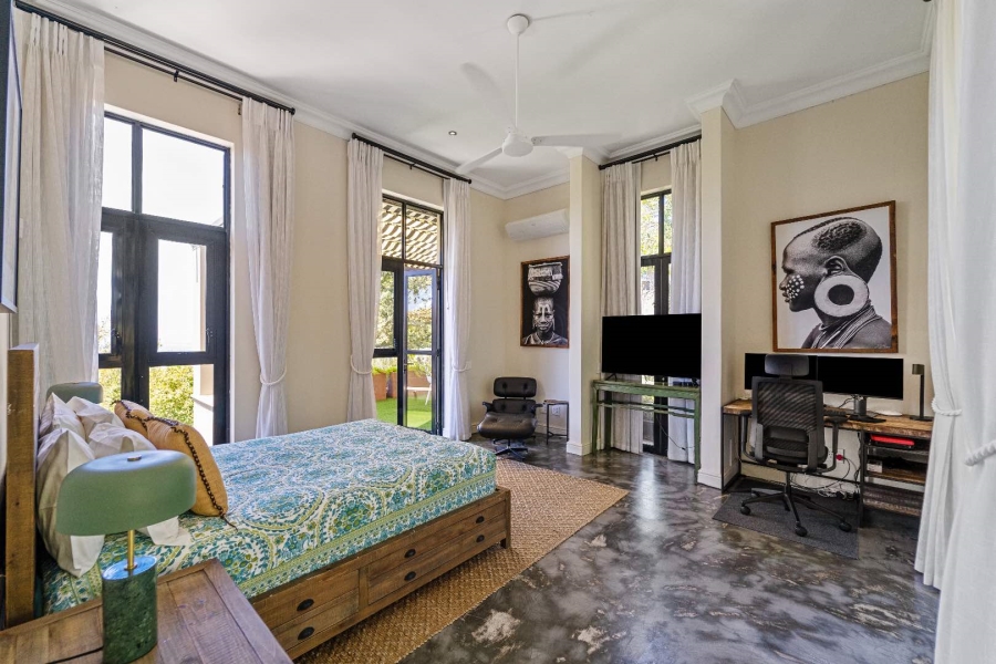5 Bedroom Property for Sale in Oranjezicht Western Cape